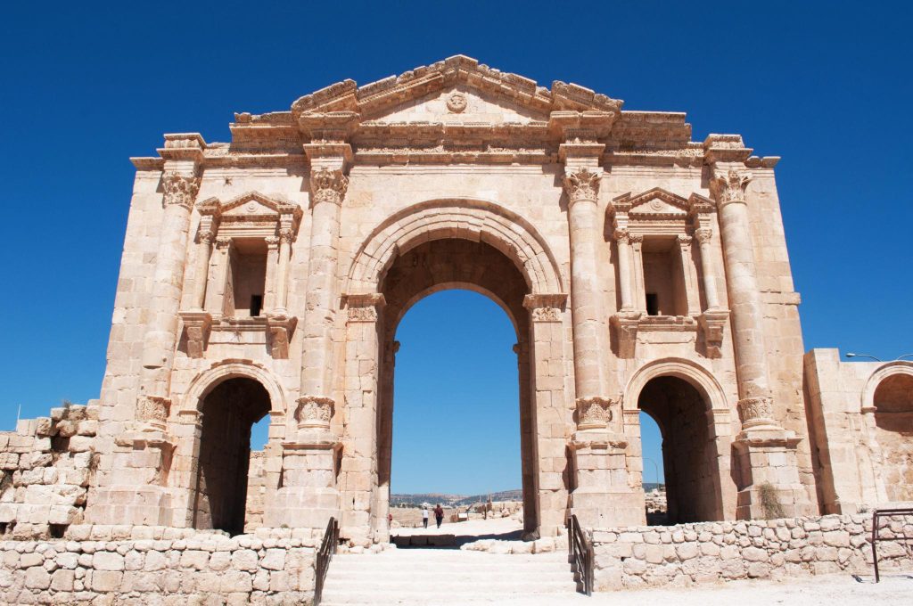 Arcul lui Hadrian la intrarea în Jerash